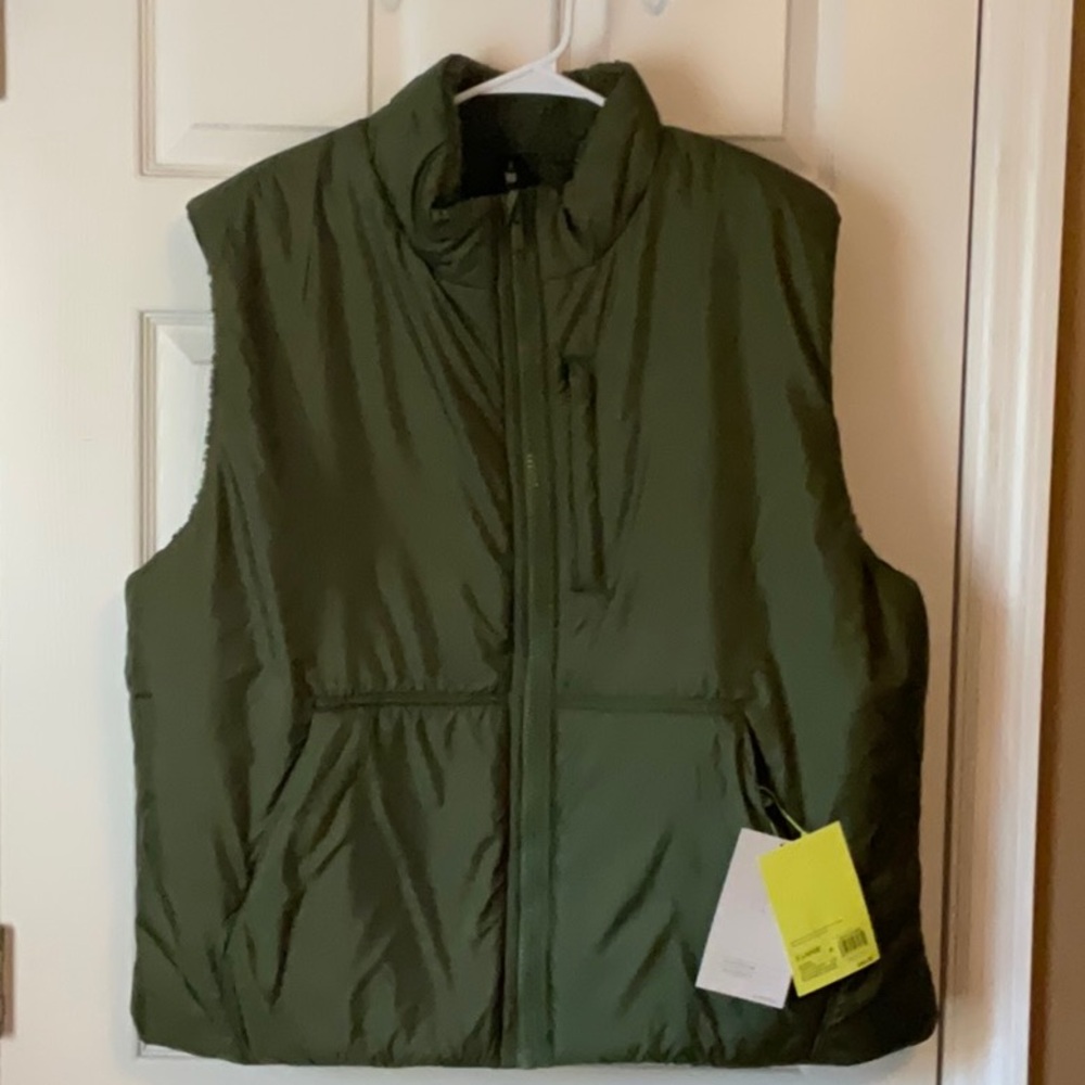 All In Motion Men’s Fall Outdoor Versatile Sleeveless Zip Up Puffer Vest Size XL
